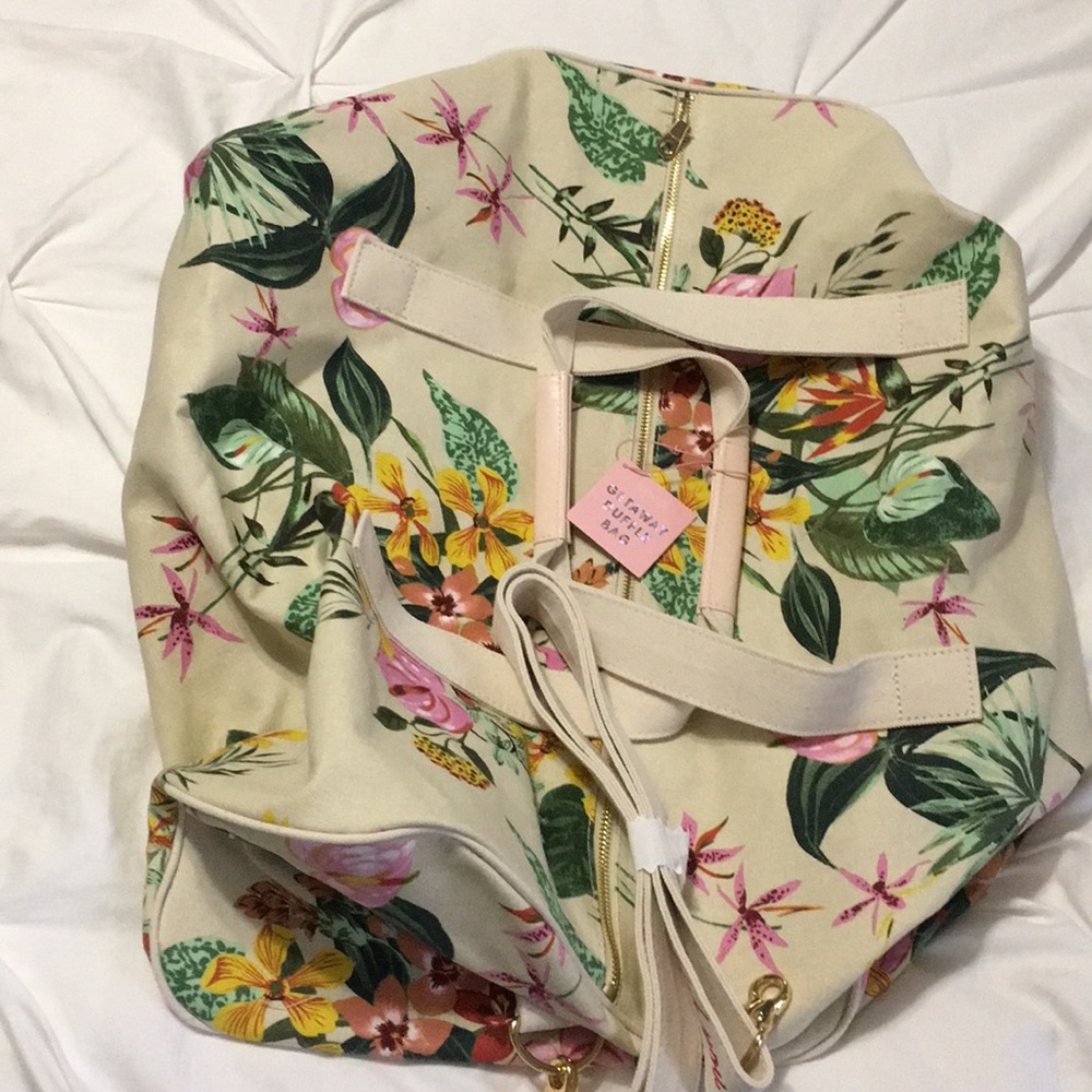 NWT ban.do Getaway Duffle Bag